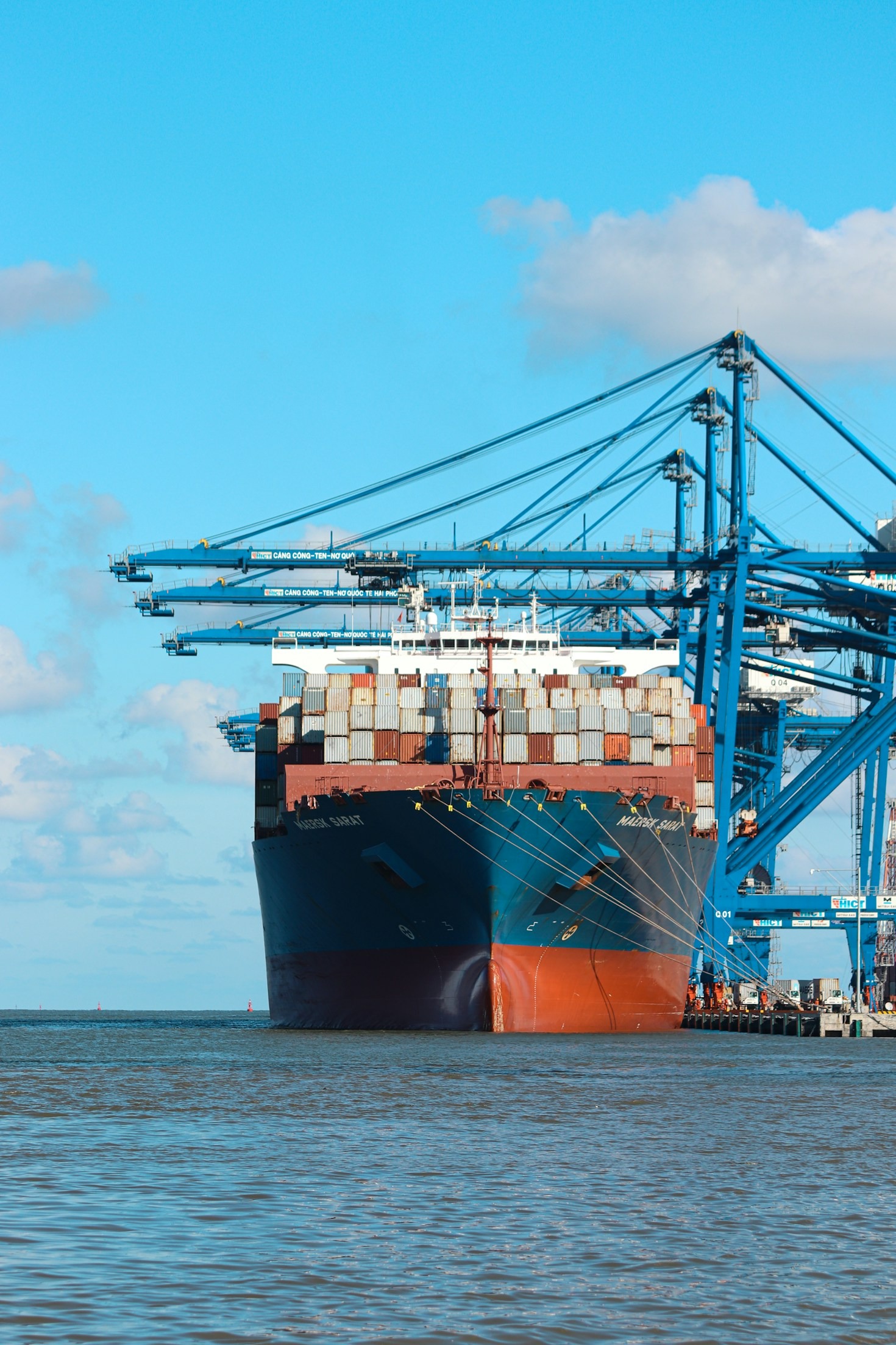 Maximizing Business Potential Through Cross-Border Trading